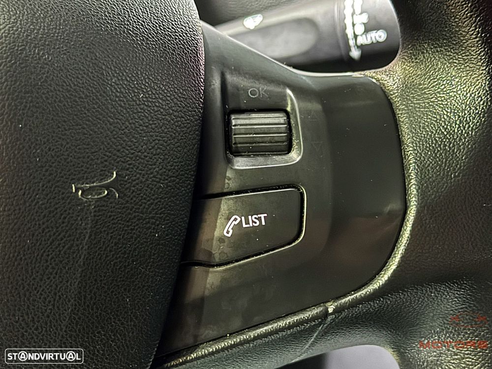 Peugeot 208 1.4 HDi SE Style - 23