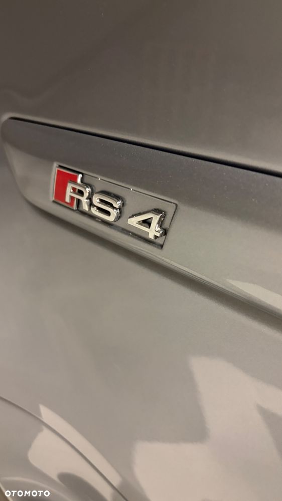 Audi RS4 Cabrio Standard - 37