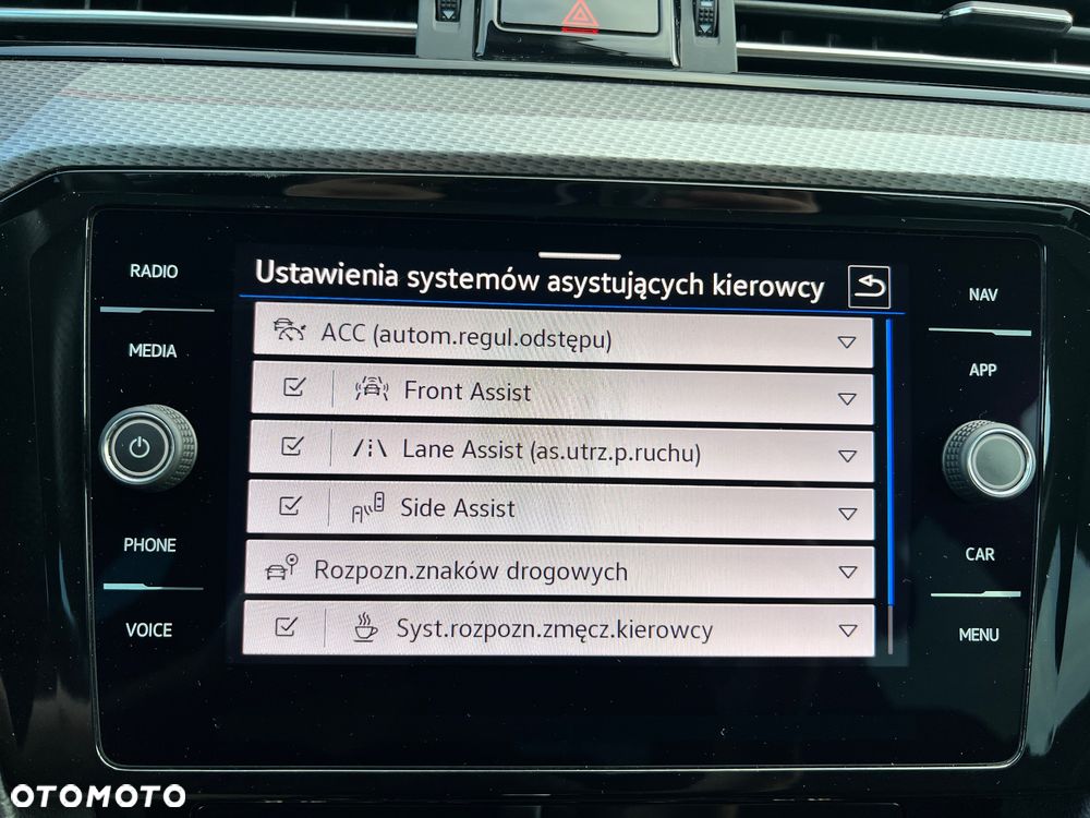 Volkswagen Passat Alltrack 2.0 TDI SCR DSG 4Motion - 30