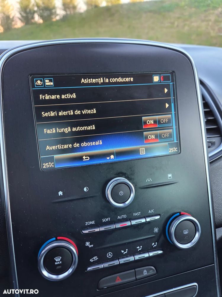 Renault Scenic BLUE dCi 120 BUSINESS EDITION - 26