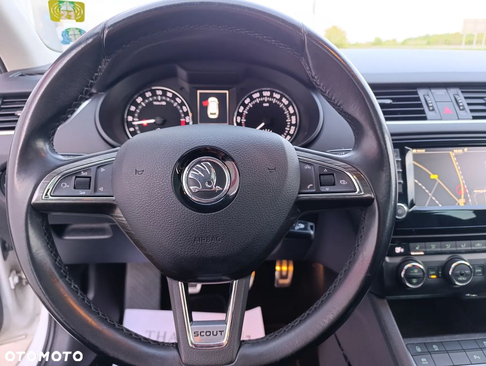 Skoda Octavia 2.0 TDI 4x4 Scout - 30