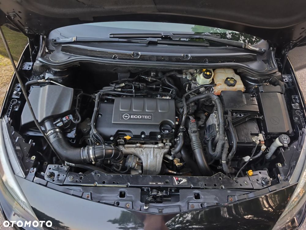 Opel Astra 1.4 T Cosmo - 24
