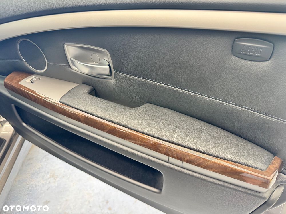 BMW Seria 7 750Li - 16