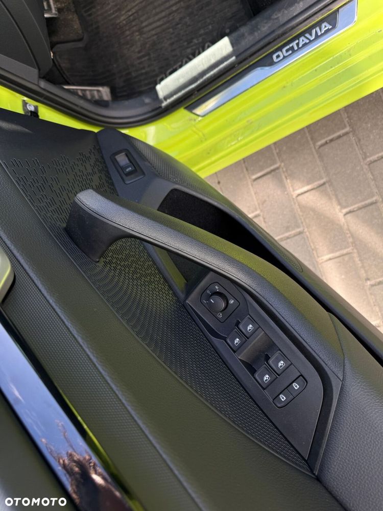 Skoda Octavia 1.5 TSI mHEV Sportline DSG - 22
