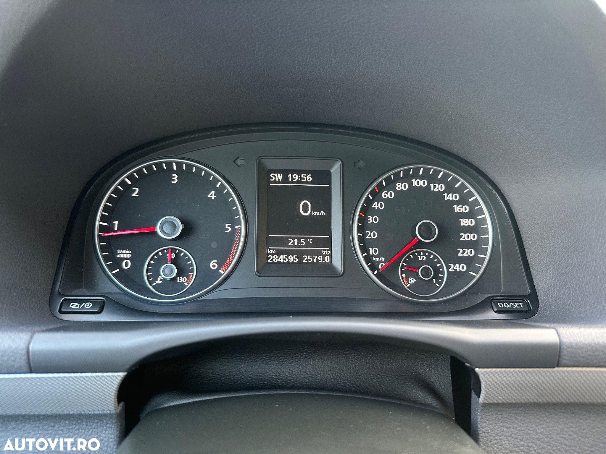 Volkswagen Touran 1.6 TDI DPF BlueMotion Technology MATCH - 31