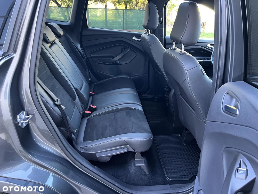 Ford Kuga 1.5 EcoBoost 4x4 ST-Line - 32