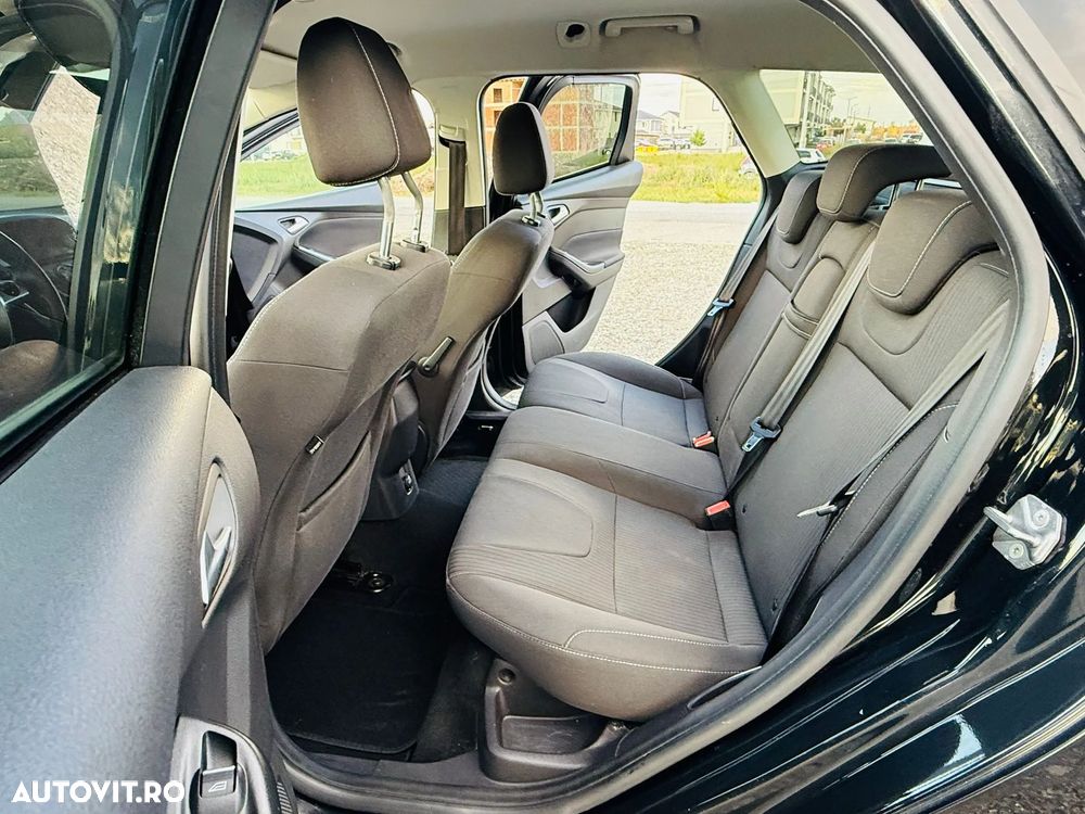 Ford Focus - 8