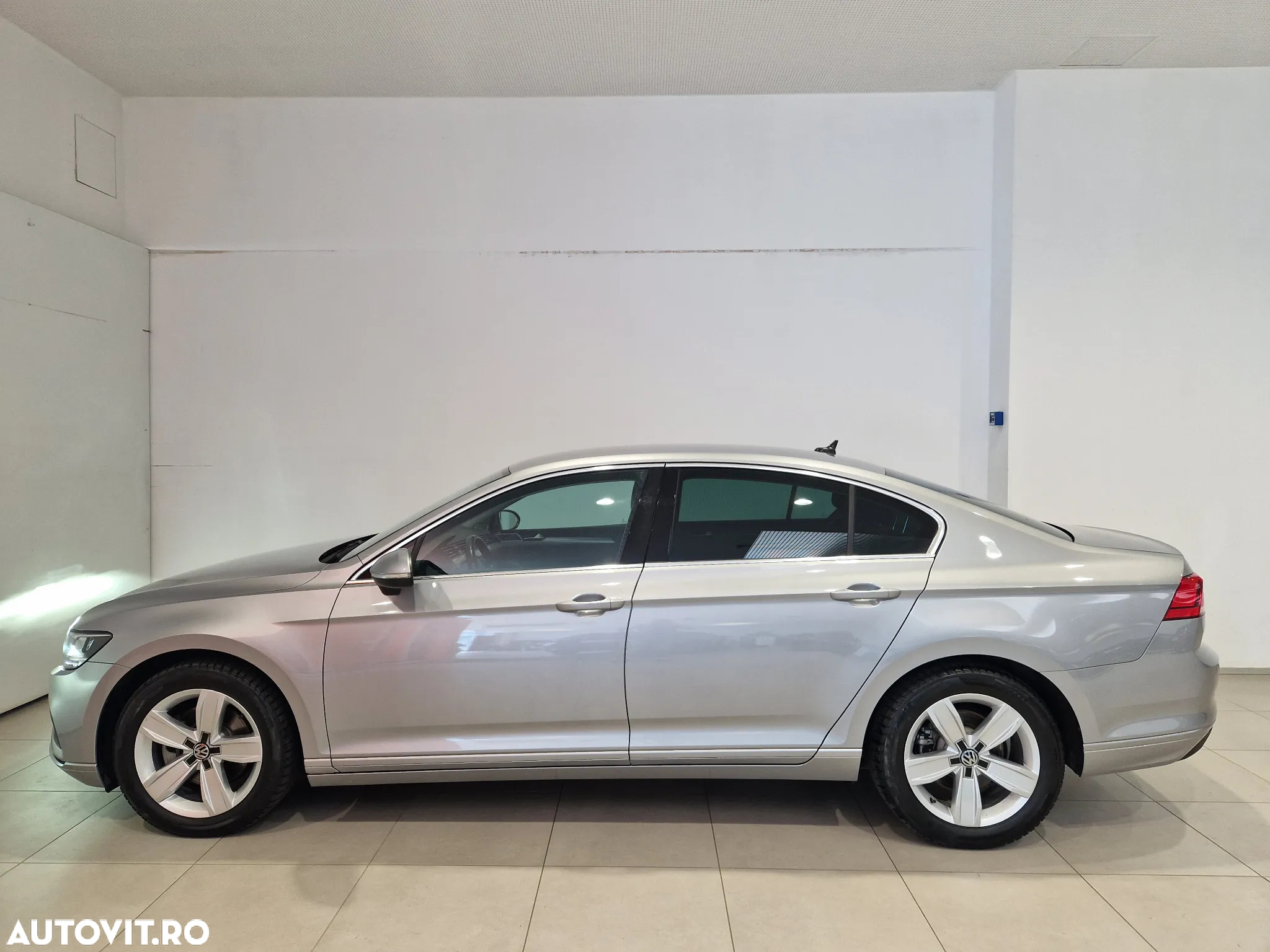 Volkswagen Passat 2.0 TDI DSG Comfortline - 2