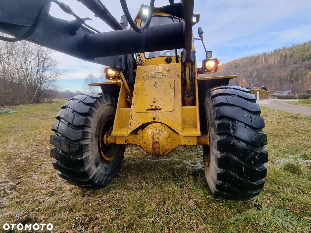 Volvo BM 4400 Ładowarka Fadroma Sprowadzona z Norwegii Widły Łyżka Bocian Wysięgnik! Aktualne badania w DEKRA! Oryginał zadbana Bez luzów i wycieków Potężna Moc. Nie pracowała w Kraju! 6 cylindrów pneumat Hamulec Opony jak Nowe - 30