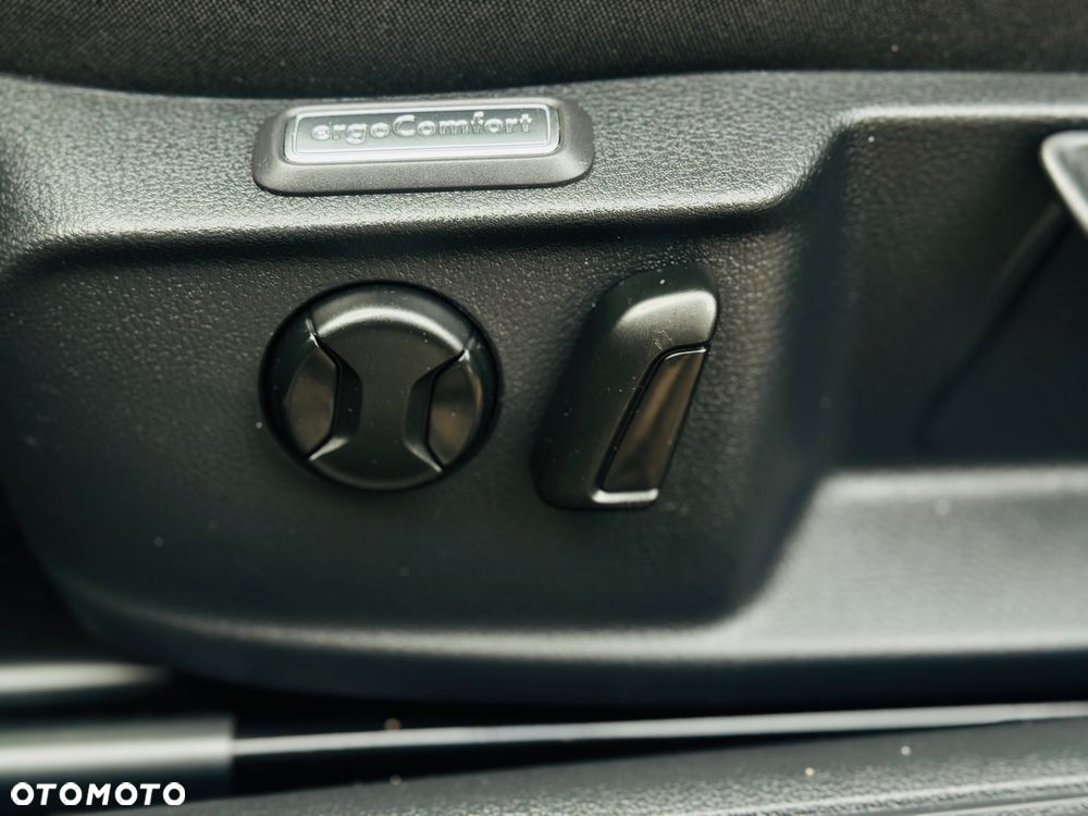 Volkswagen Passat - 20