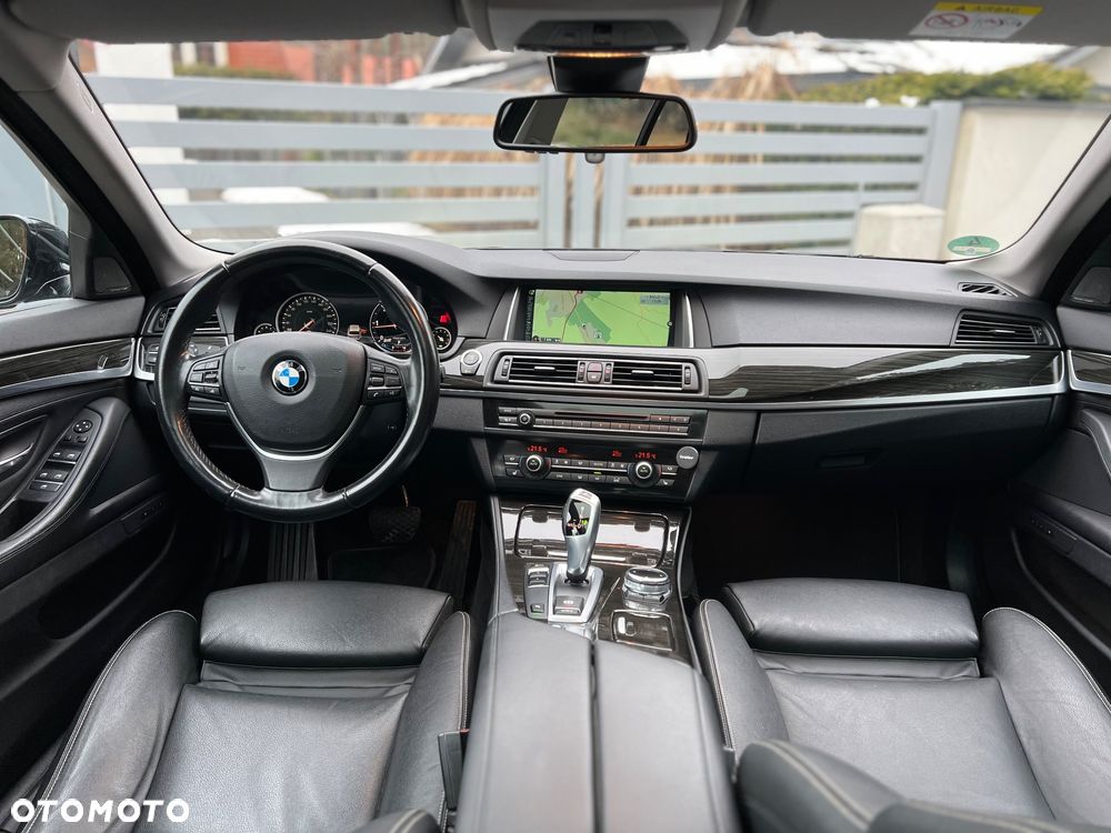 BMW Seria 5 525d Sport-Aut Luxury Line - 8