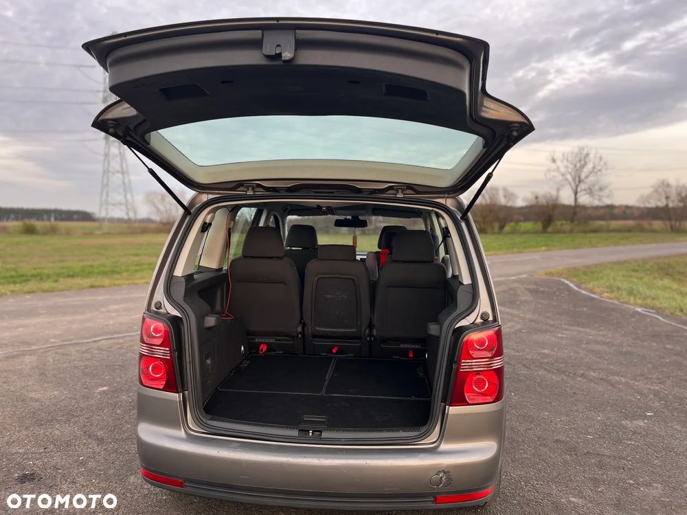 Volkswagen Touran 1.4 TSI Conceptline - 14