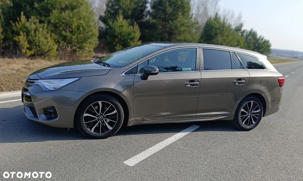 Toyota Avensis 2.0 D-4D Prestige - 7