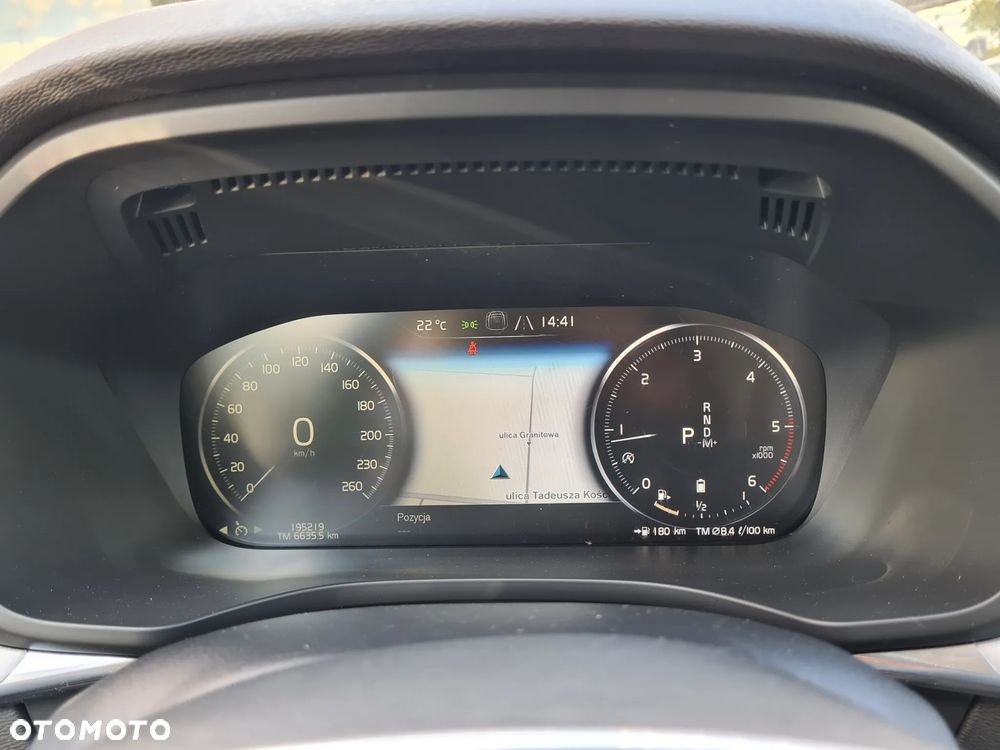 Volvo XC 60 B4 D AWD Momentum - 10