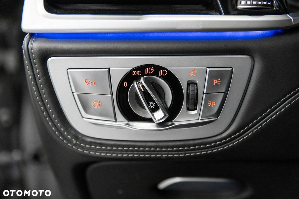 BMW Seria 7 M760Li xDrive - 33