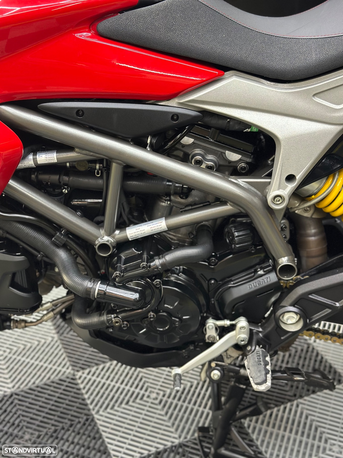 Ducati Hyperstrada 939 - 8