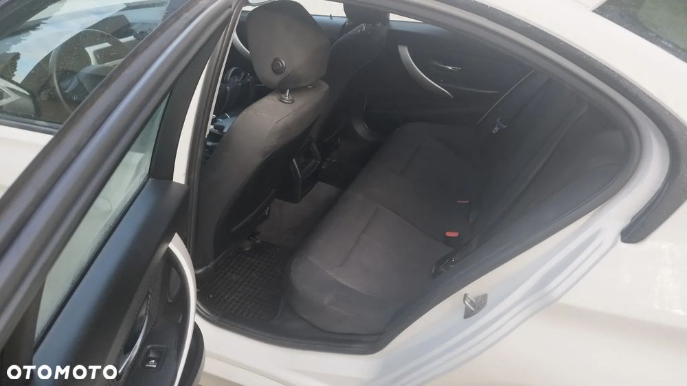BMW Seria 3 - 12
