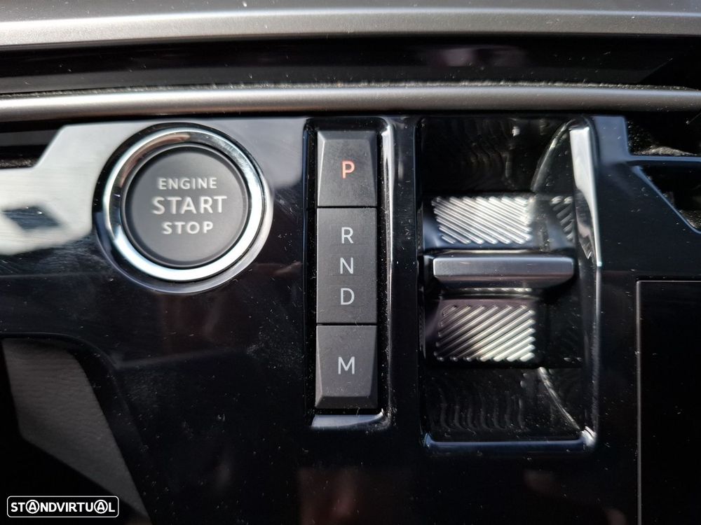 Peugeot 3008 1.2 Hybrid Allure e-DCS6 - 19