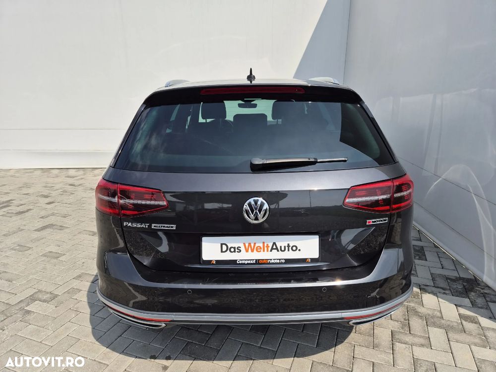 Volkswagen Passat - 4