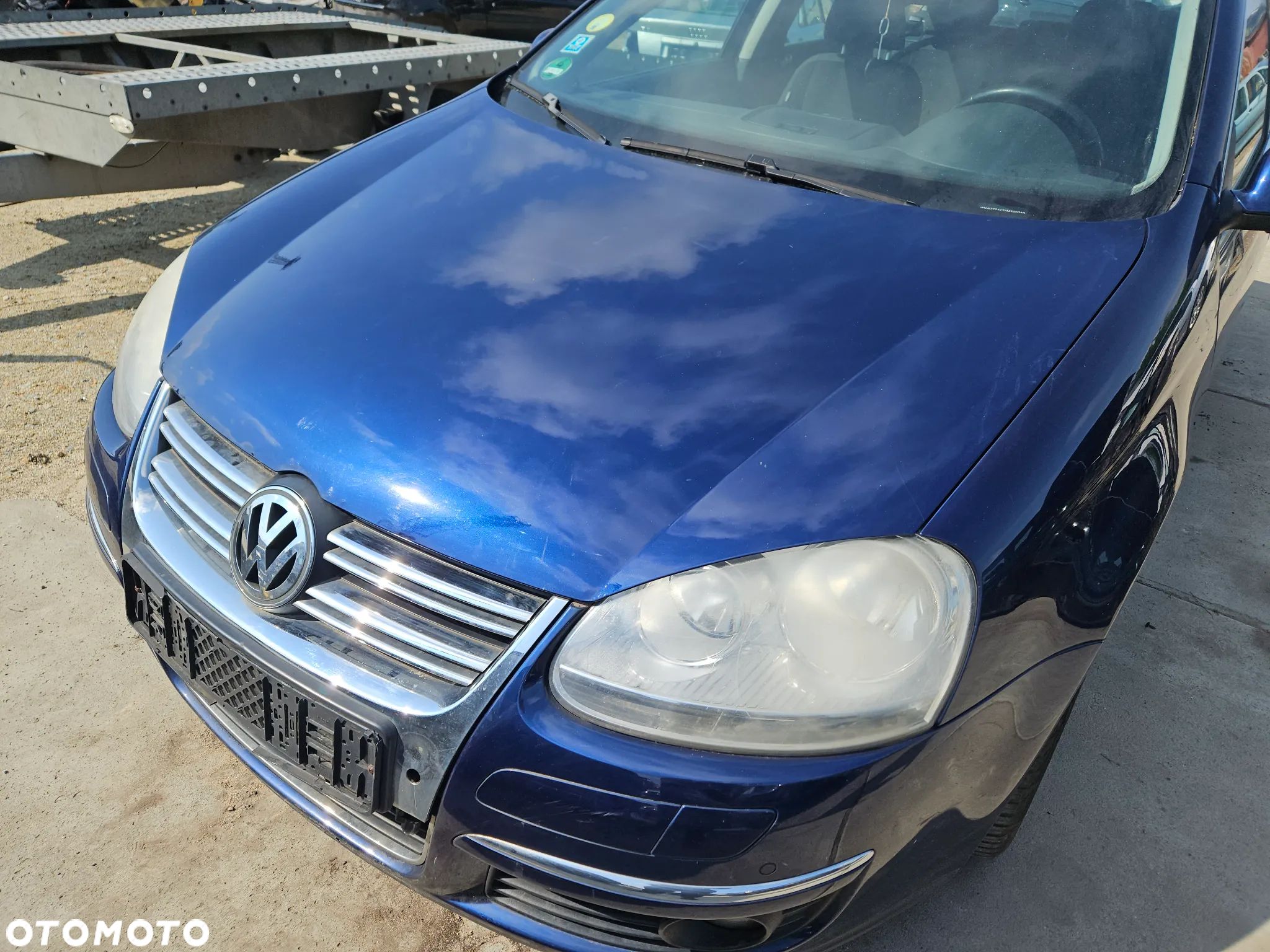 Maska pokrywa VW Golf V 5 Kombi Jetta 2009r LD5Q - 1