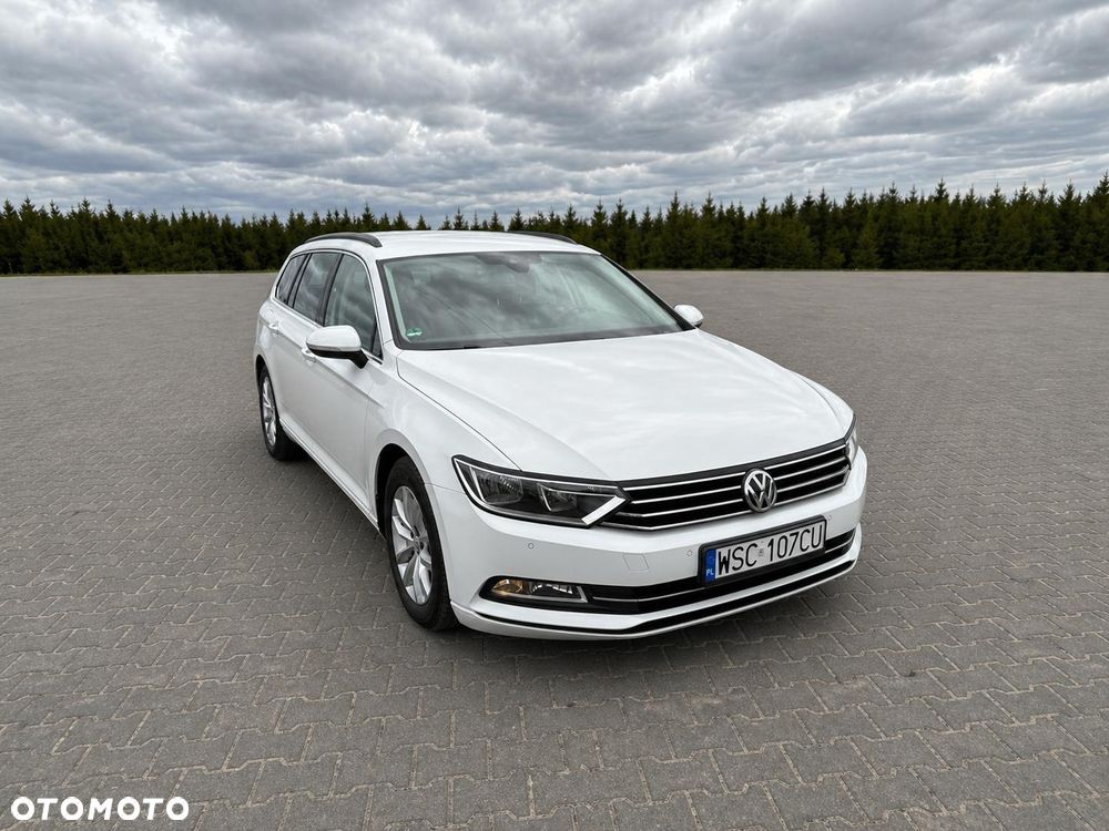 Volkswagen Passat 1.6 TDI SCR DSG Conceptline - 3