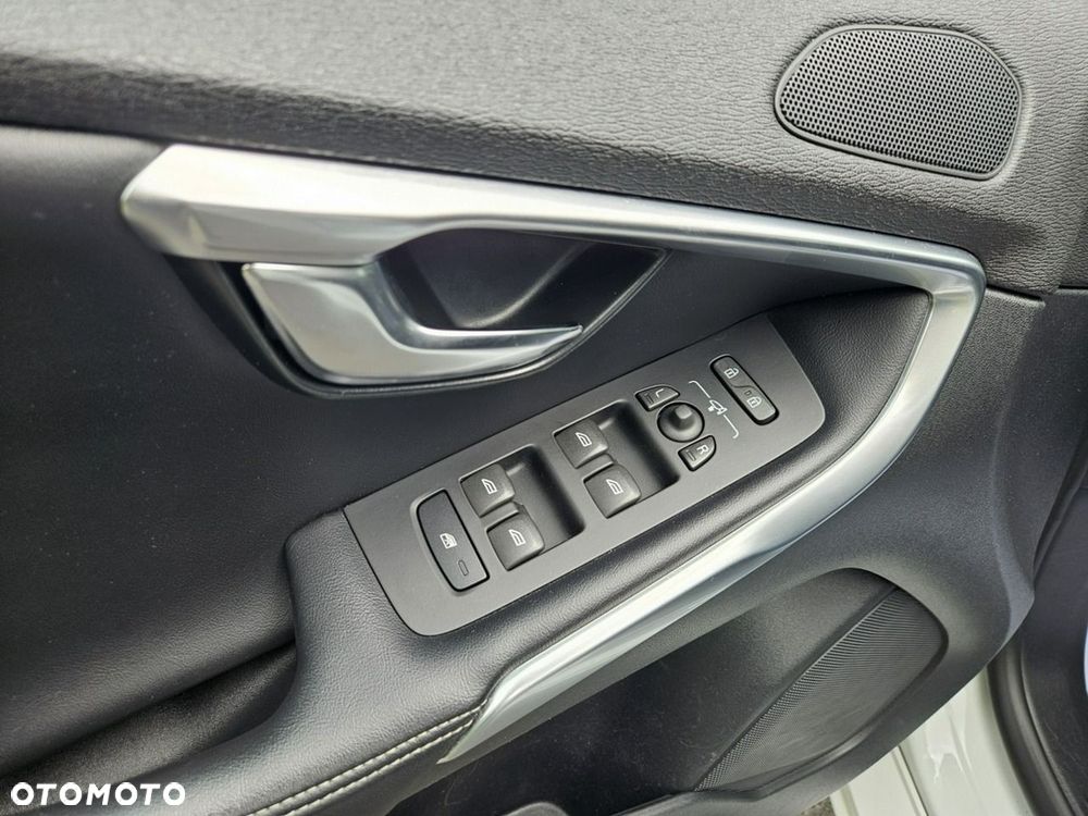 Volvo V40 D2 R-Design Momentum - 20