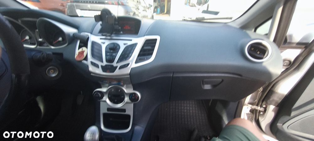 Ford Fiesta - 7