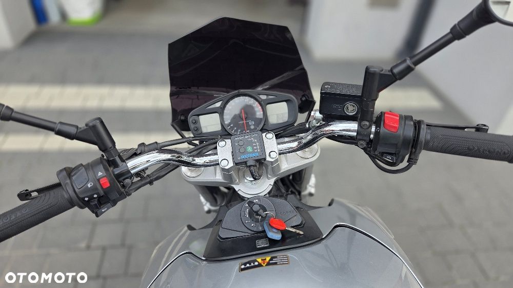 Suzuki GSR - 12