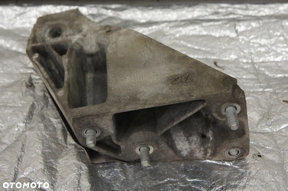 Łapa Wspornika Mocowania silnika BMW X5 3,0 E70 / E60 / E71 6772680 / 67671110 - 6