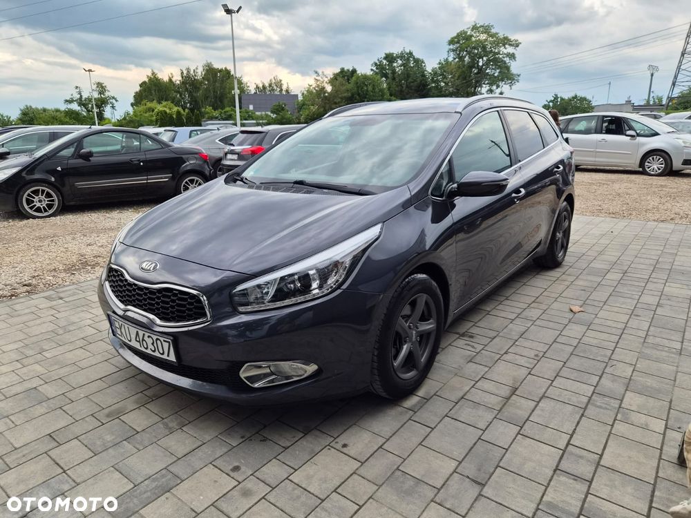 Kia Ceed - 12