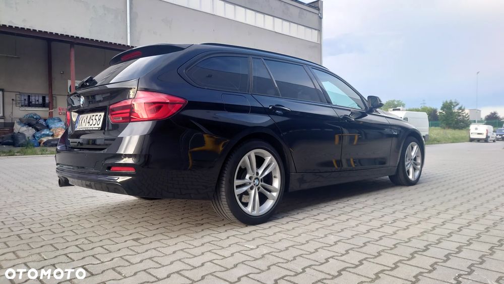 BMW Seria 3 330d Sport Line - 3