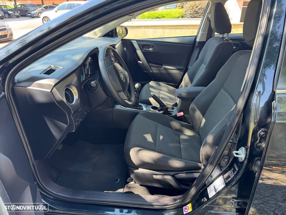 Toyota Auris 1.4 D-4D Comfort+VSC - 6