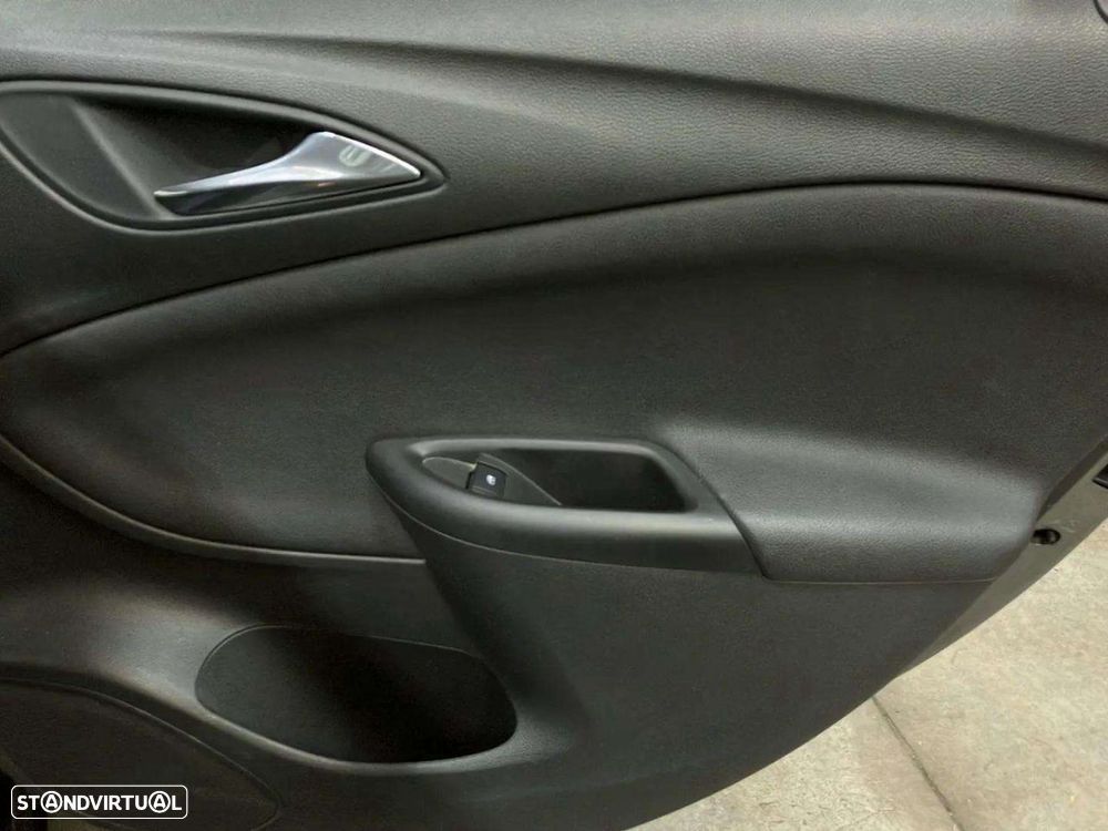 Opel Astra Sports Tourer - 22