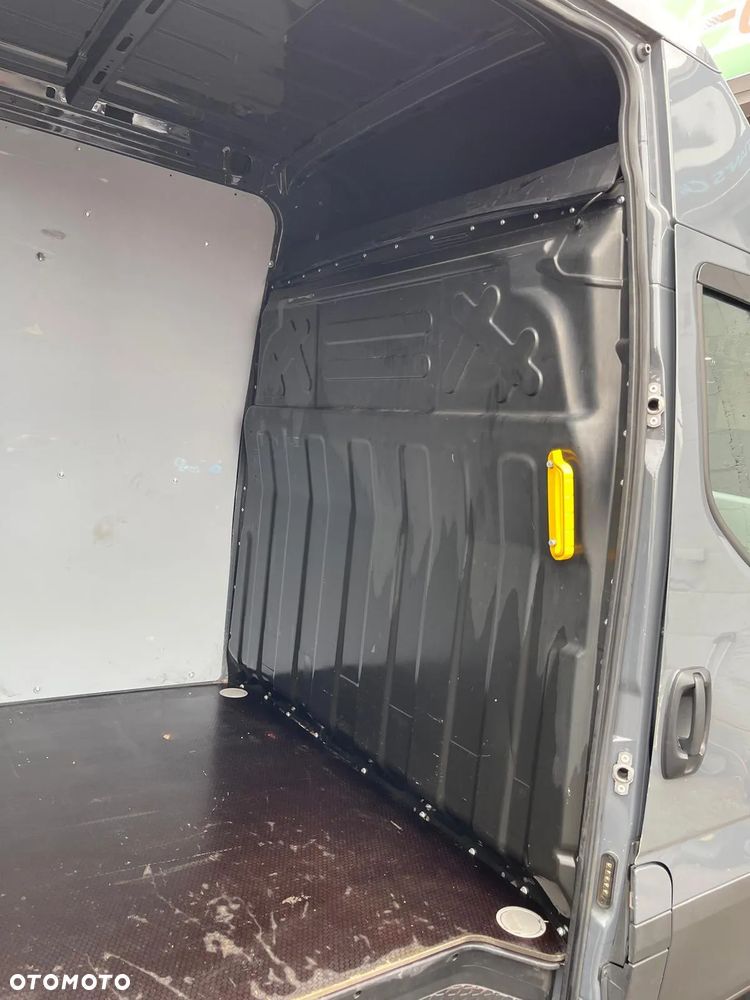 Iveco Daily - 12