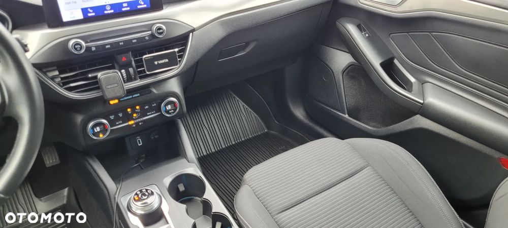Ford Focus 1.0 EcoBoost Titanium ASS PowerShift - 23