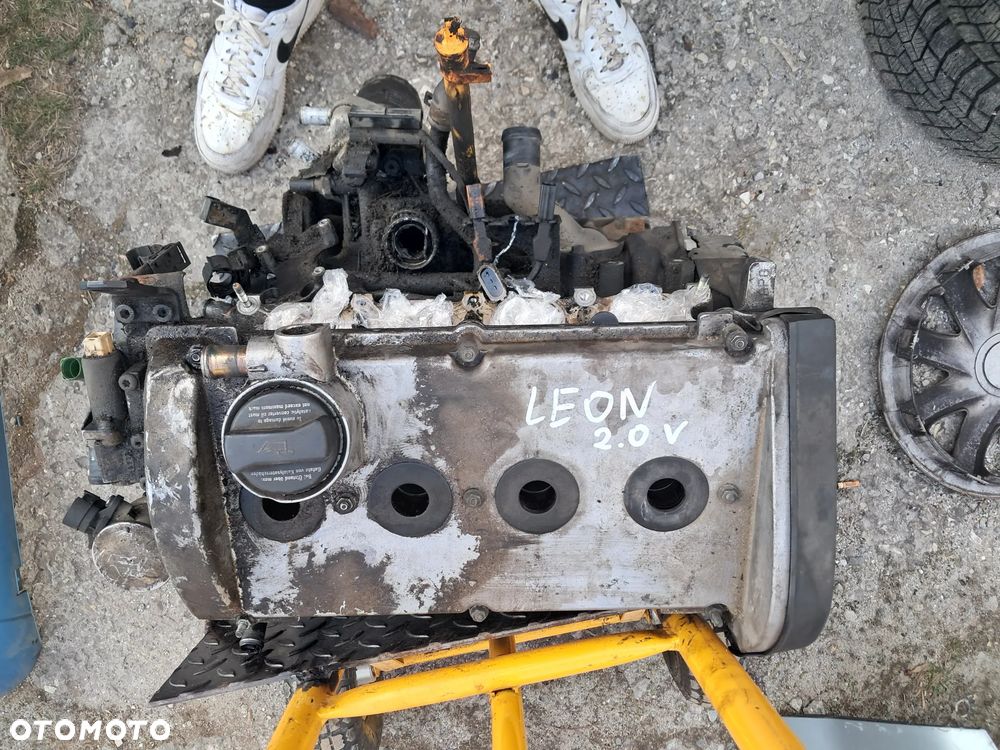 Seat Leon I 1.8 Benzyna Silnik słupek - 1