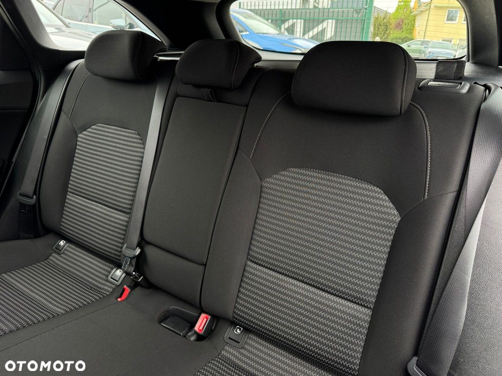 Kia Ceed 1.5 T-GDI M - 13