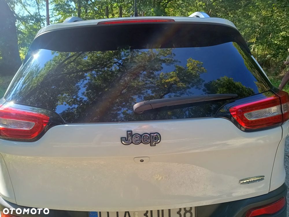 Jeep Cherokee - 4