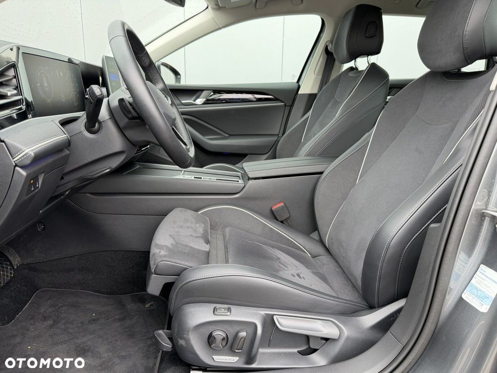 Volkswagen Passat - 16