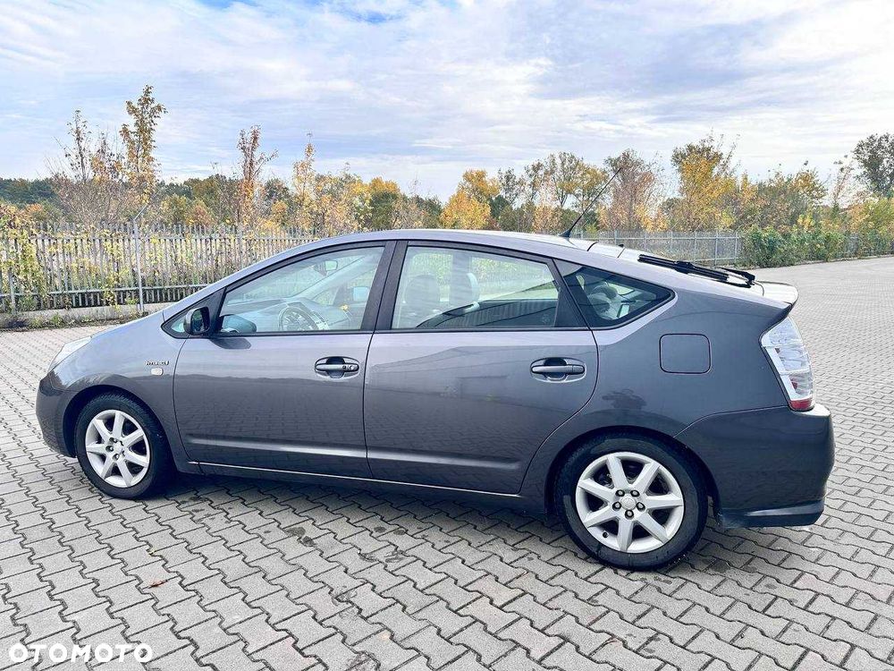 Toyota Prius - 3