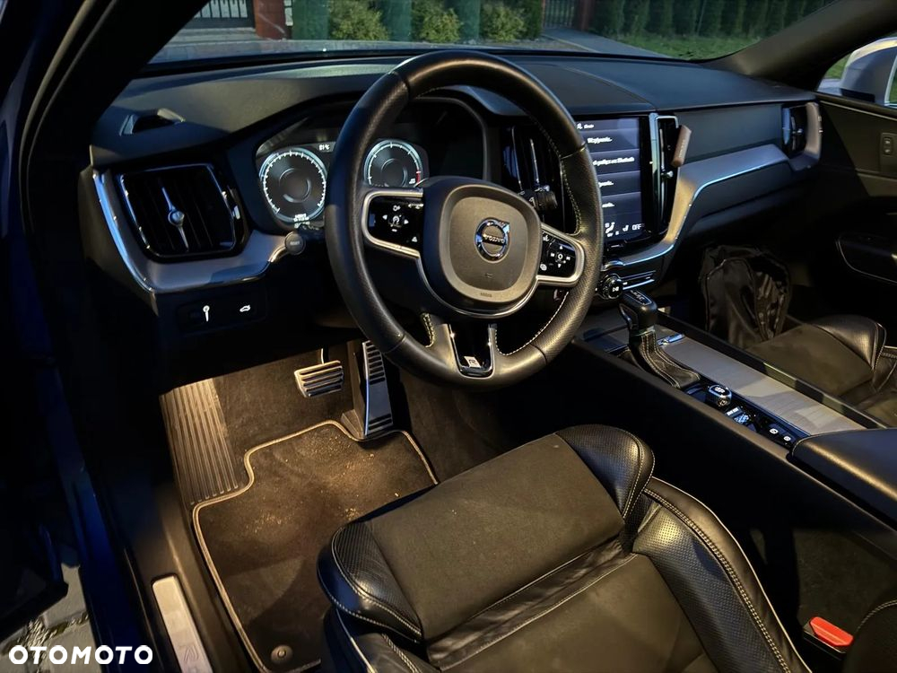 Volvo XC 60 D4 AWD R-Design - 26
