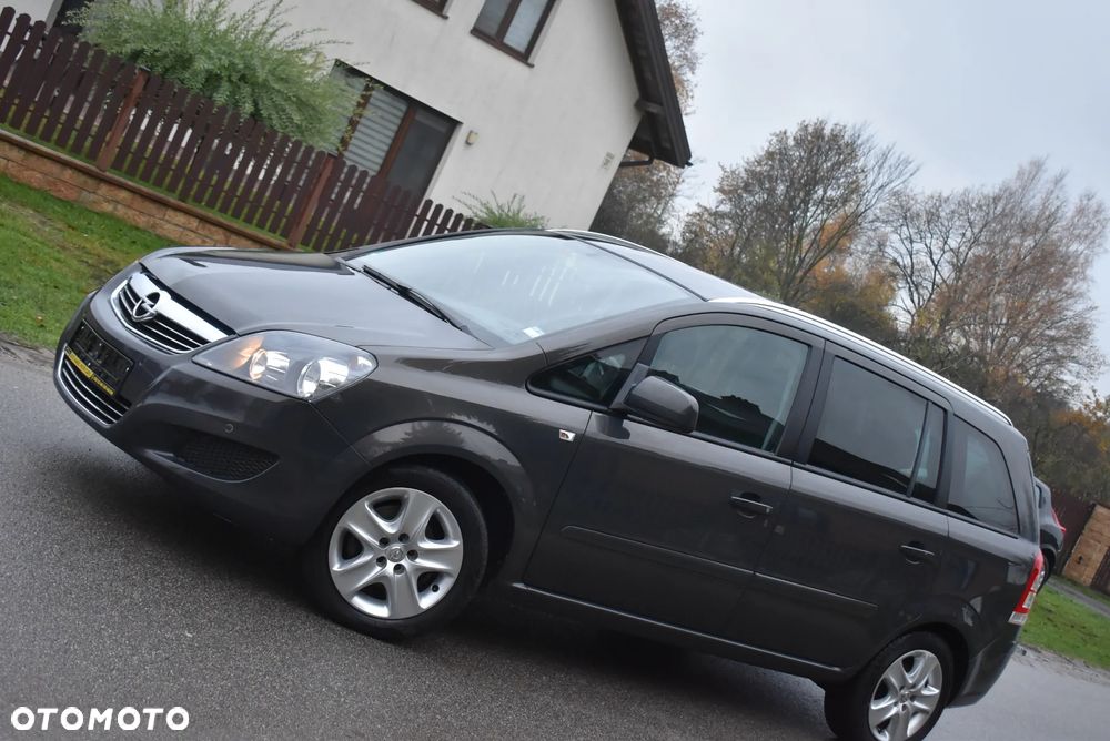 Opel Zafira - 1