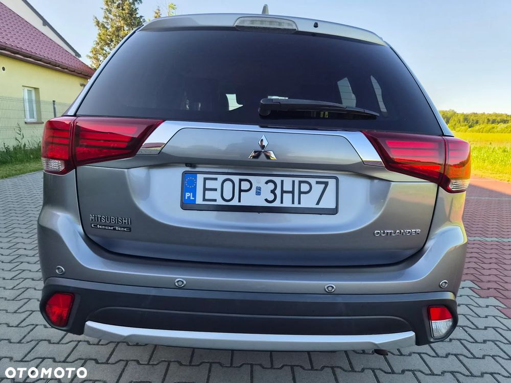 Mitsubishi Outlander - 15