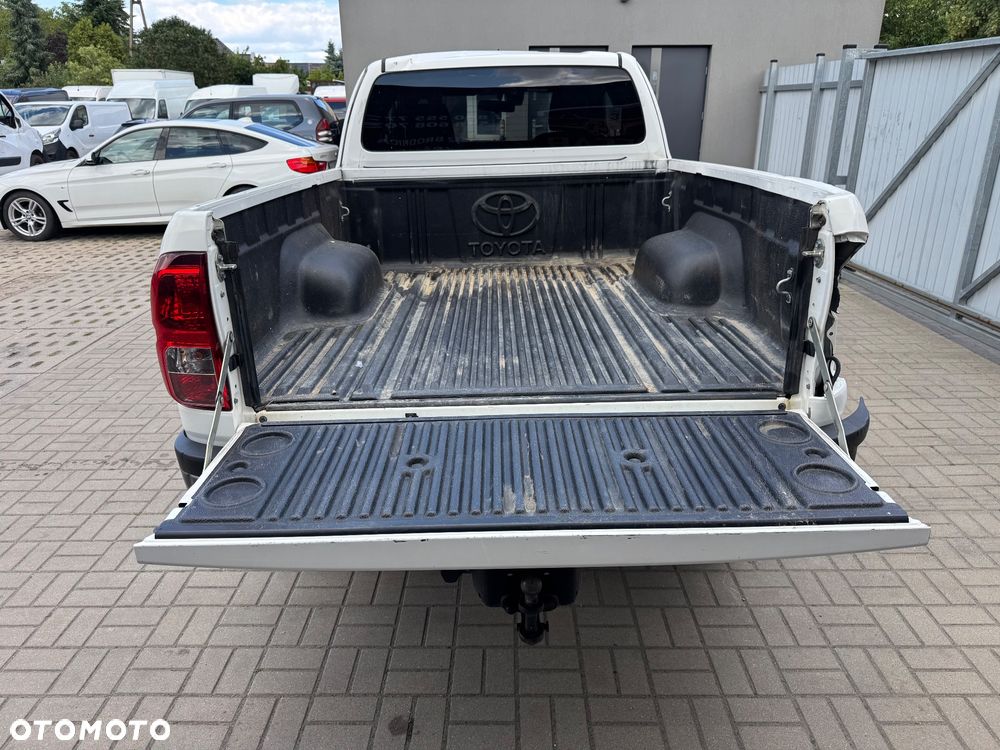 Toyota Hilux - 16