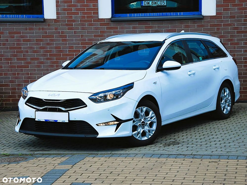 Kia Ceed - 4