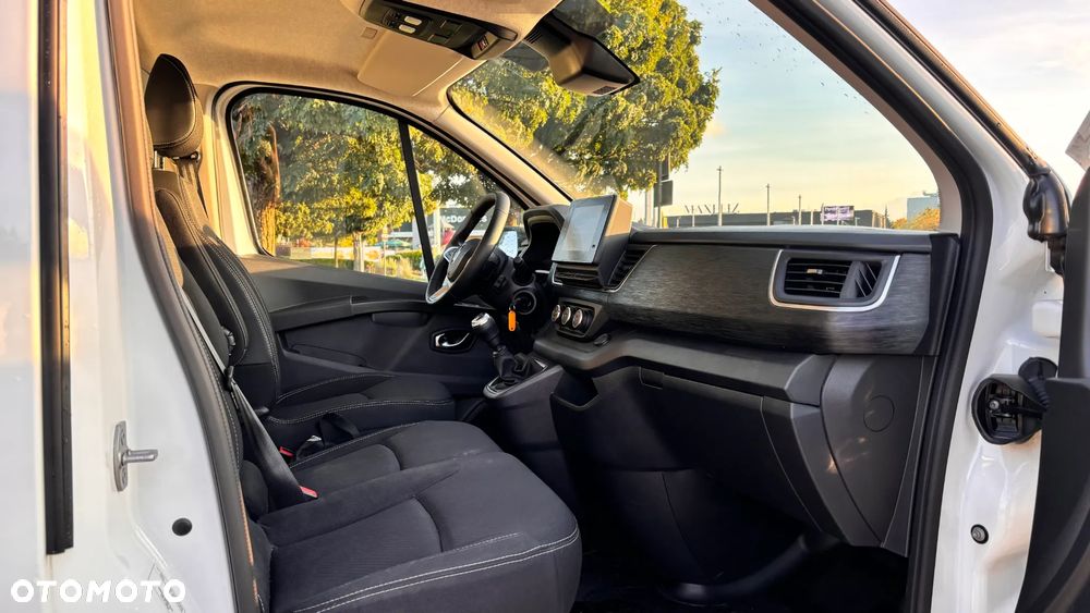 Renault Trafic - 11