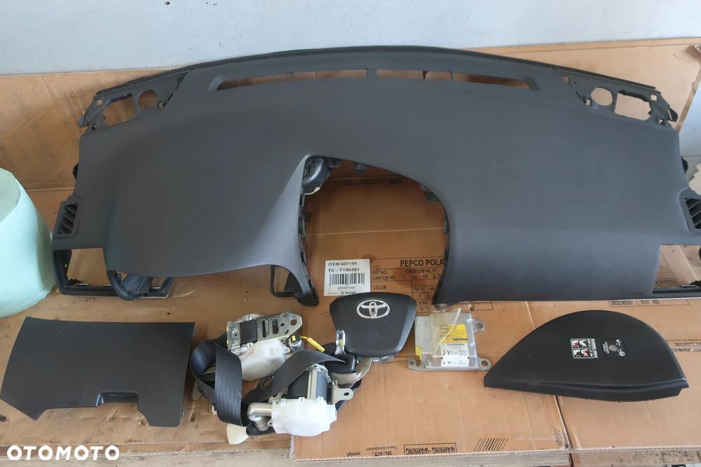 TOYOTA AVENSIS T27 3 III 09-14 DESKA ROZDZIELCZA KONSOLA PASY EUROPA - 1