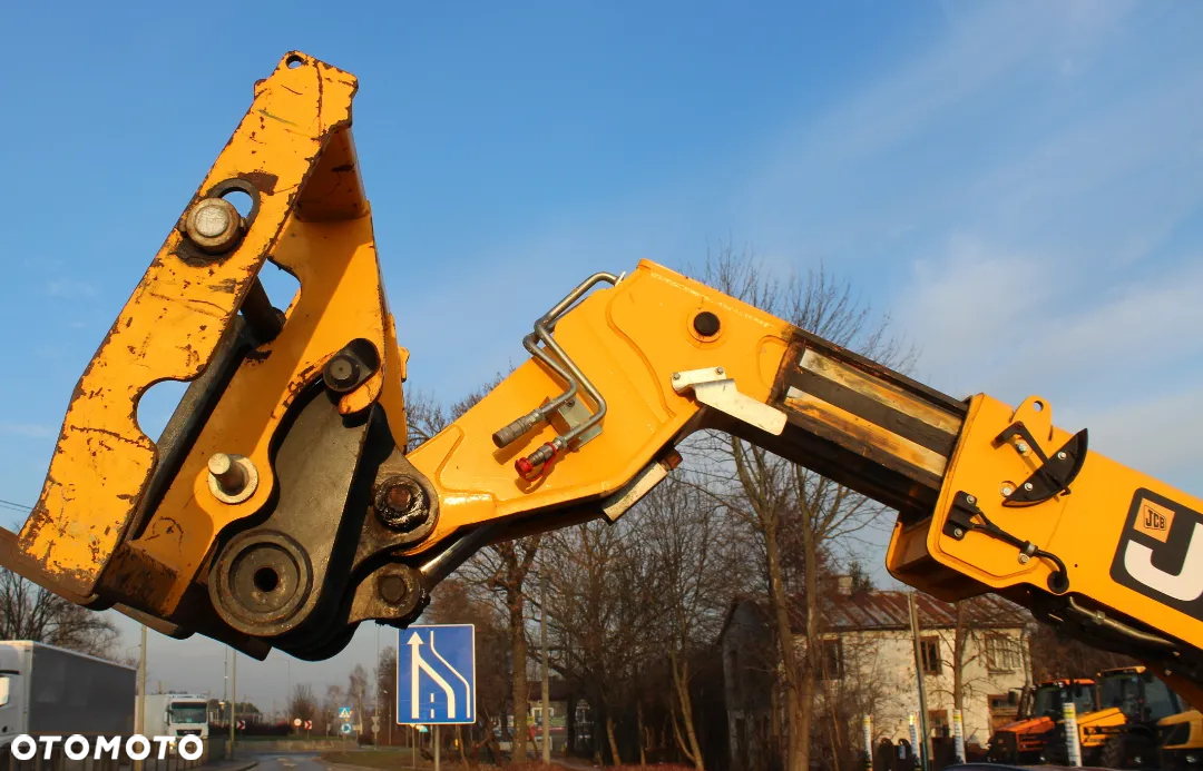 JCB 525-60 Hi-Viz - 16