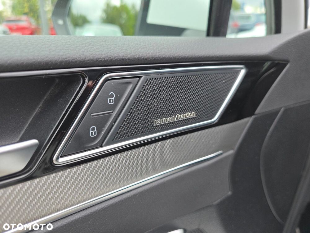 Volkswagen Passat Variant 2.0 TDI 4Mot Elegance DSG - 40