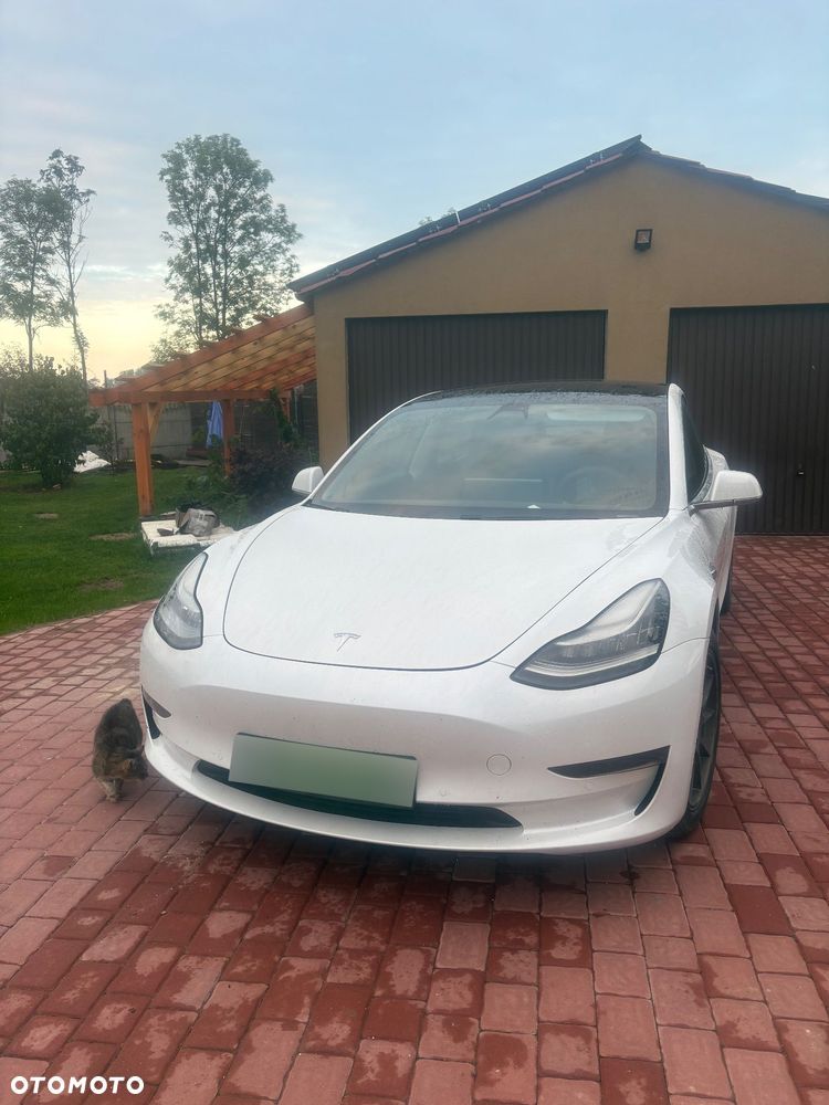 Tesla Model 3 - 14